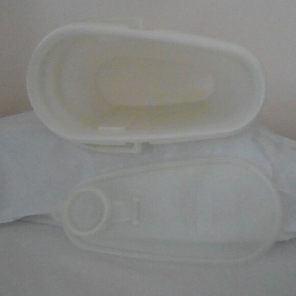 VTG Tupperware 2 Qt White Slim Beverage Storage Container w/Lid Cap & Handle - Picture 3 of 6